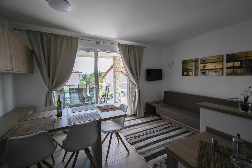 Apartments Villa Rivarella Novigrad  Ruang foto