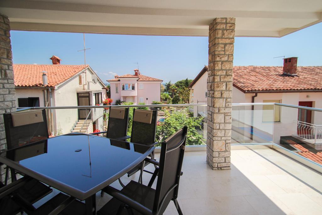 Apartments Villa Rivarella Novigrad  Ruang foto