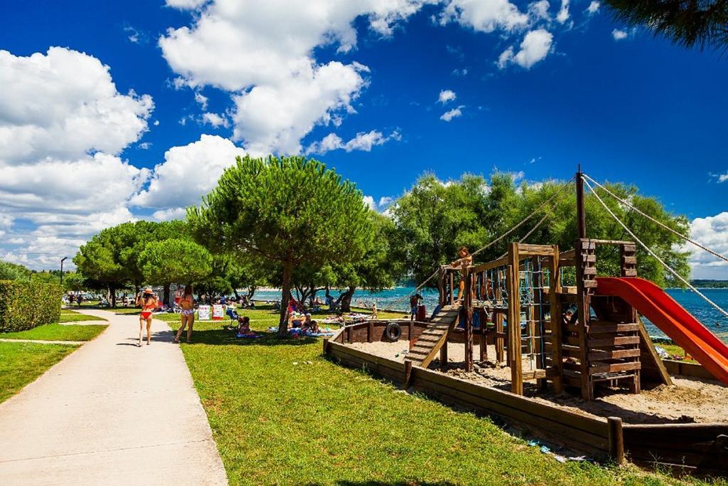Apartments Villa Rivarella Novigrad  Ruang foto